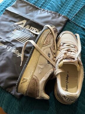 Autry Super Vintage Women's Beige  Rose Gold Sneakers